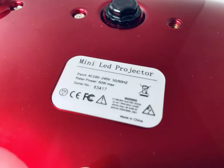 CRENOVA MINI PROJEKTOR