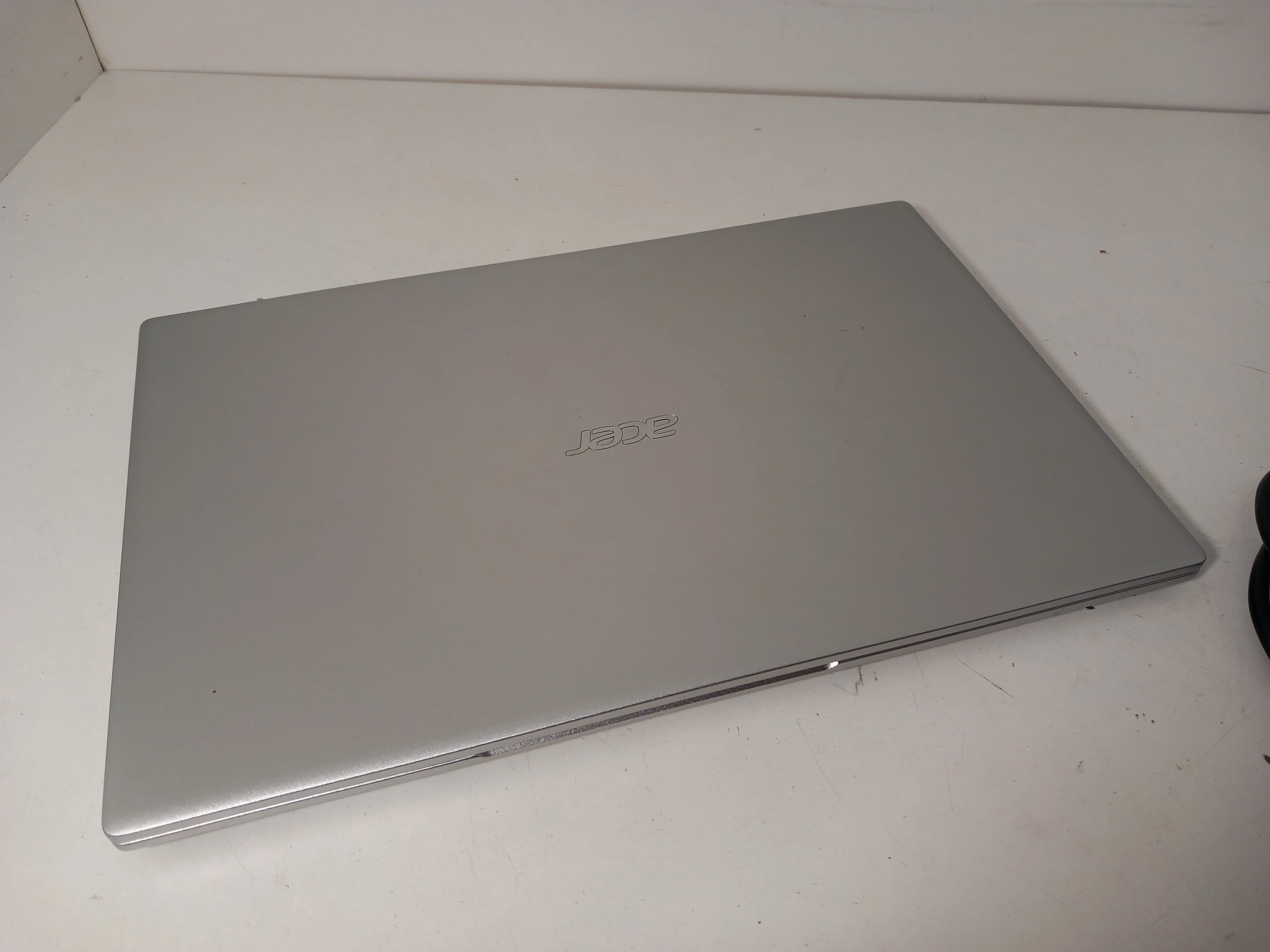 laptop-acer-swift-3-seria-procesora-intel-core-i5