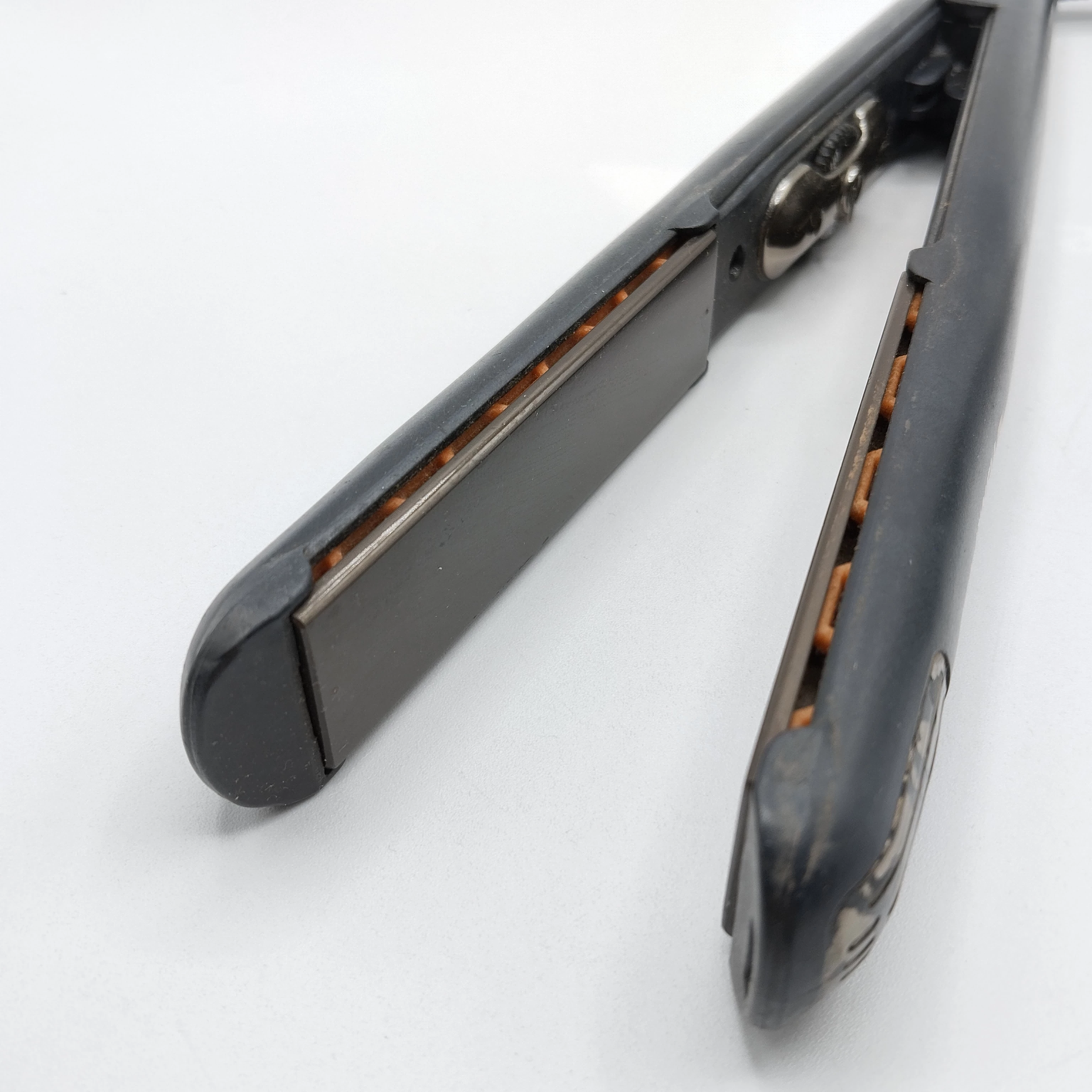 prostownica-goldwell-flat-master-m24-regulacja-temperatury-tak