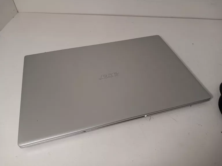 laptop-acer-swift-3-seria-procesora-intel-core-i5