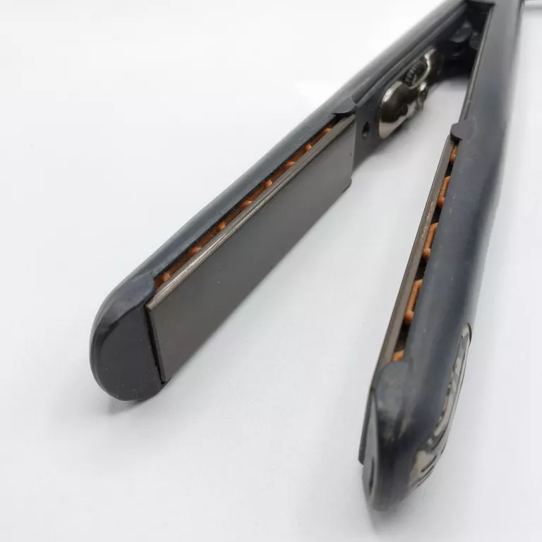 prostownica-goldwell-flat-master-m24-regulacja-temperatury-tak