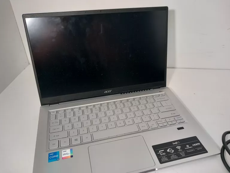 laptop-acer-swift-3-przekatna-ekranu-14