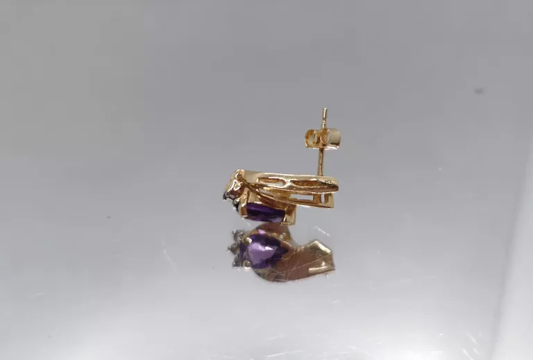 zlote-kolczyki-z-fioletowym-oczkiem-335g585-kolor-dominujacy-zloty