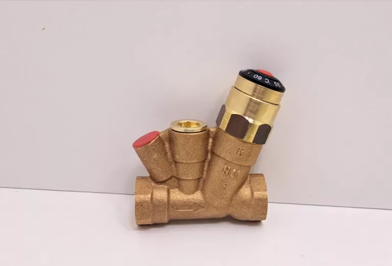 ZESTAW TERMOSTATYCZNY KĄTOWY DANFOSS 003Z4515