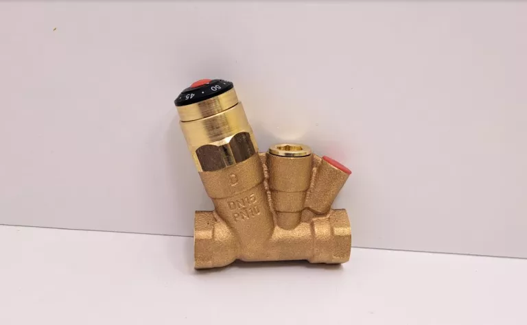 ZESTAW TERMOSTATYCZNY KĄTOWY DANFOSS 003Z4515