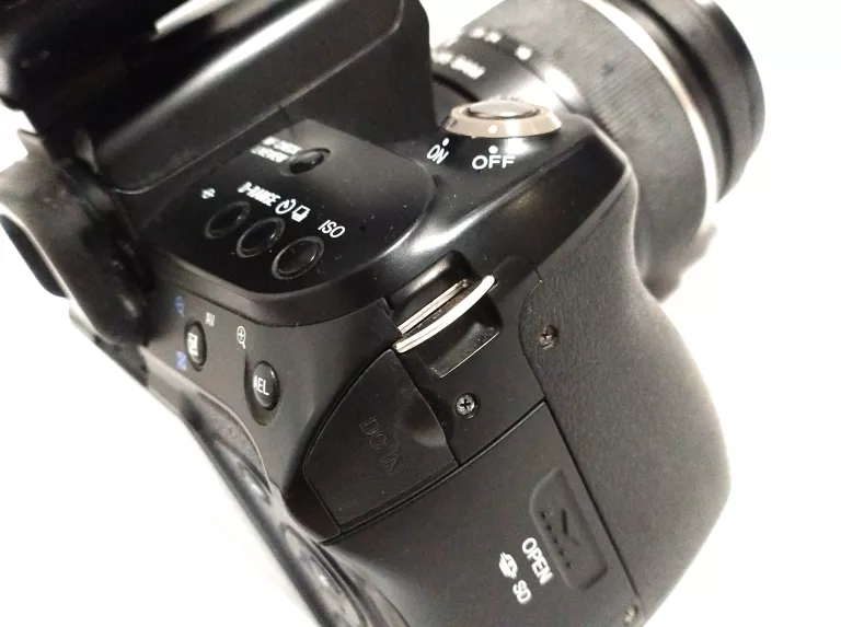 SONY DSLR-A450 / 18-55 MM / 28-105 MM / LAMPA / NISKI PRZEBIEG