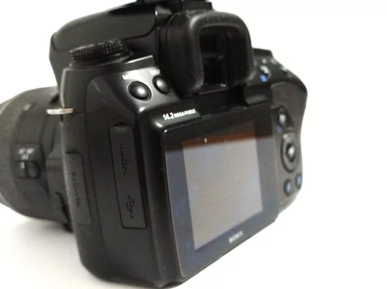 SONY DSLR-A450 / 18-55 MM / 28-105 MM / LAMPA / NISKI PRZEBIEG