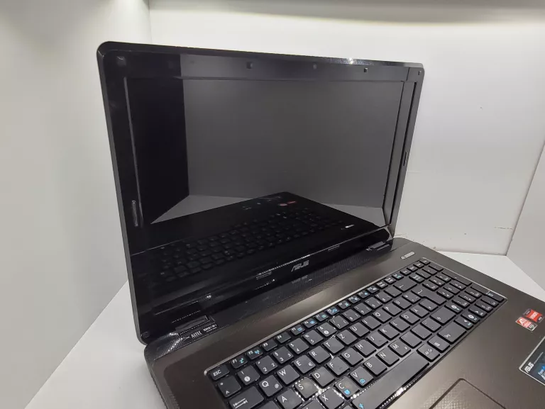 laptop-asus-x72d-series-nie-wlacza-sie-przekatna-ekranu-173