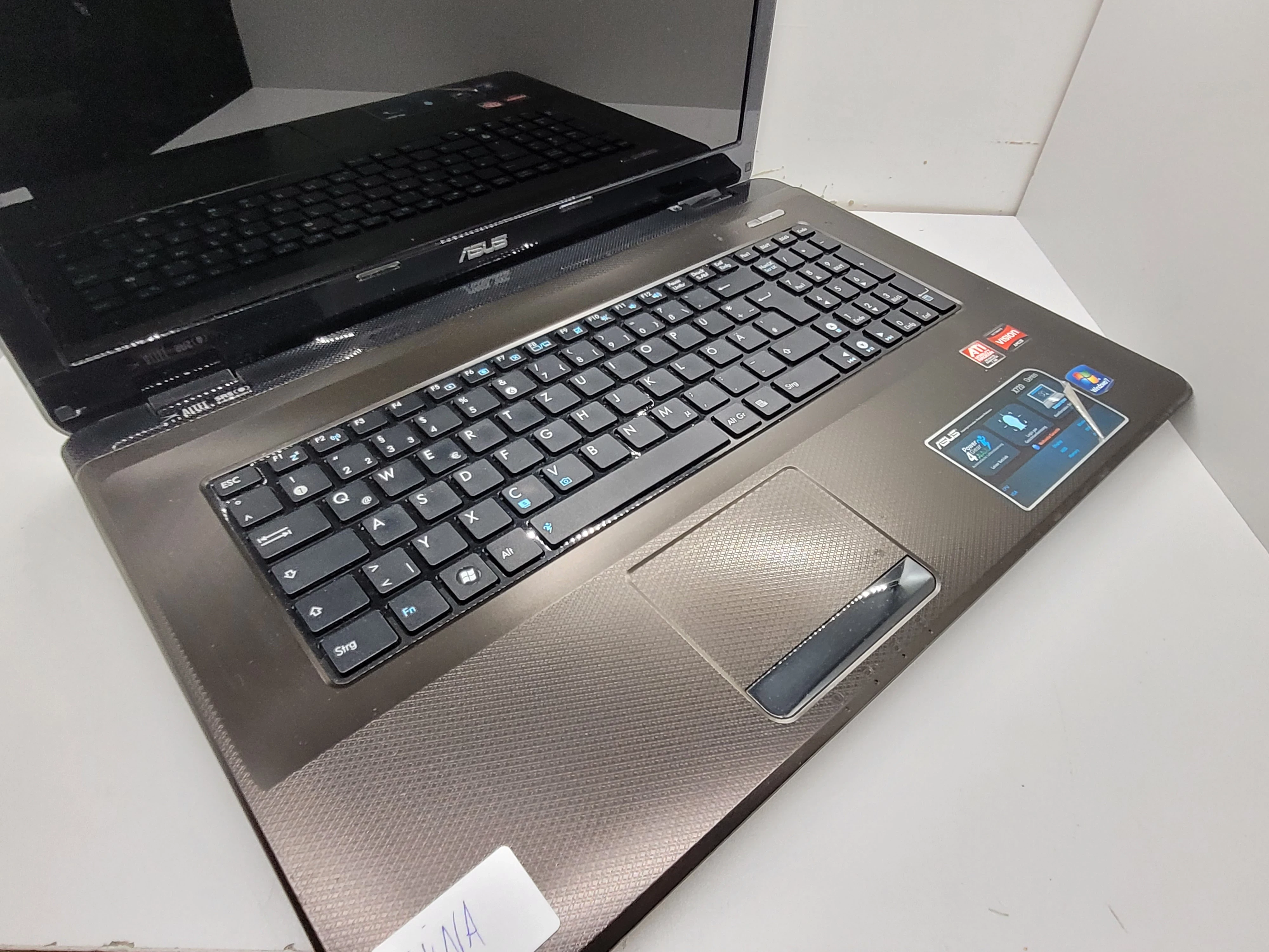 laptop-asus-x72d-series-nie-wlacza-sie-kod-producenta-x72d