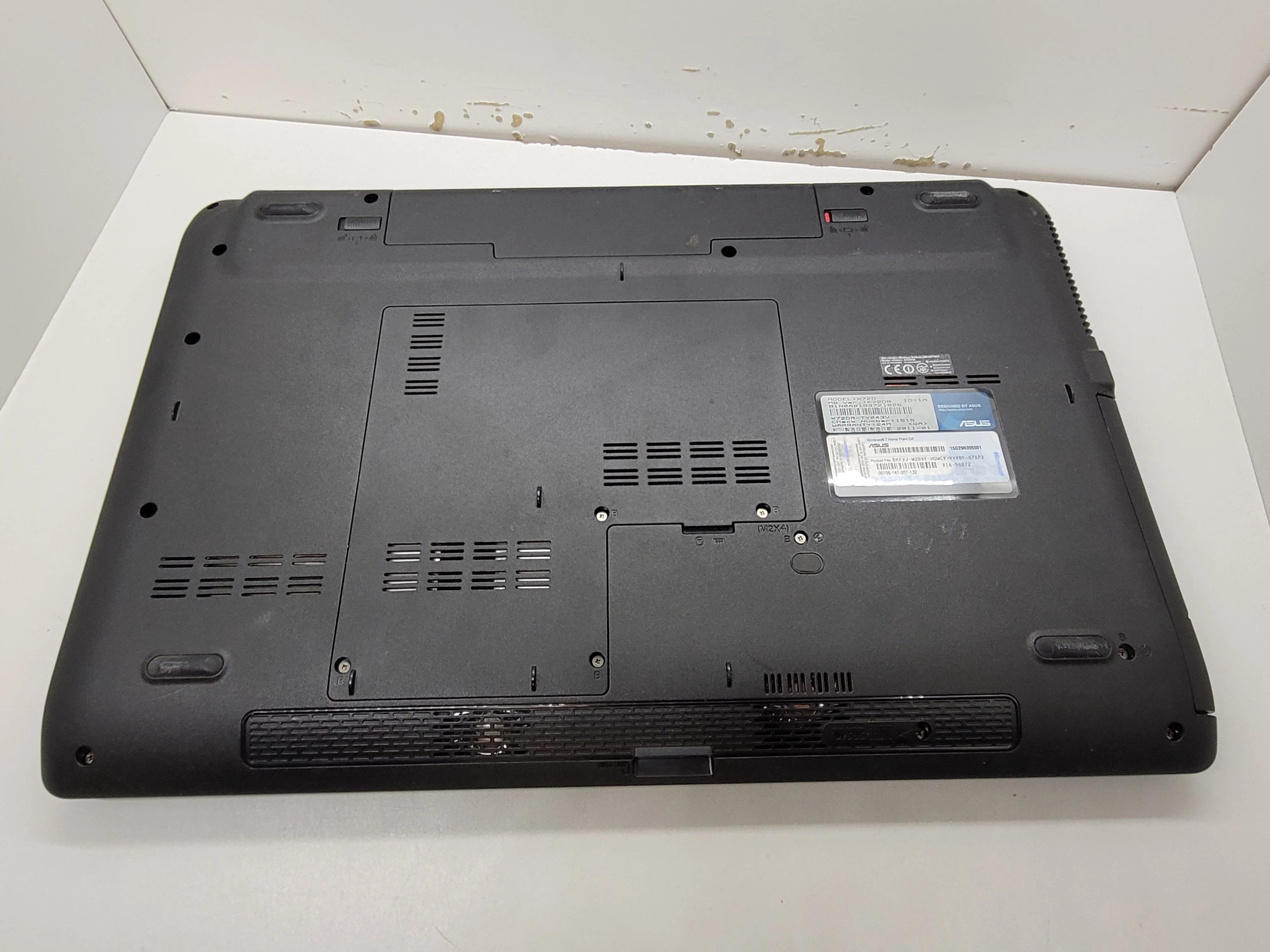 laptop-asus-x72d-series-nie-wlacza-sie-stan-uszkodzony