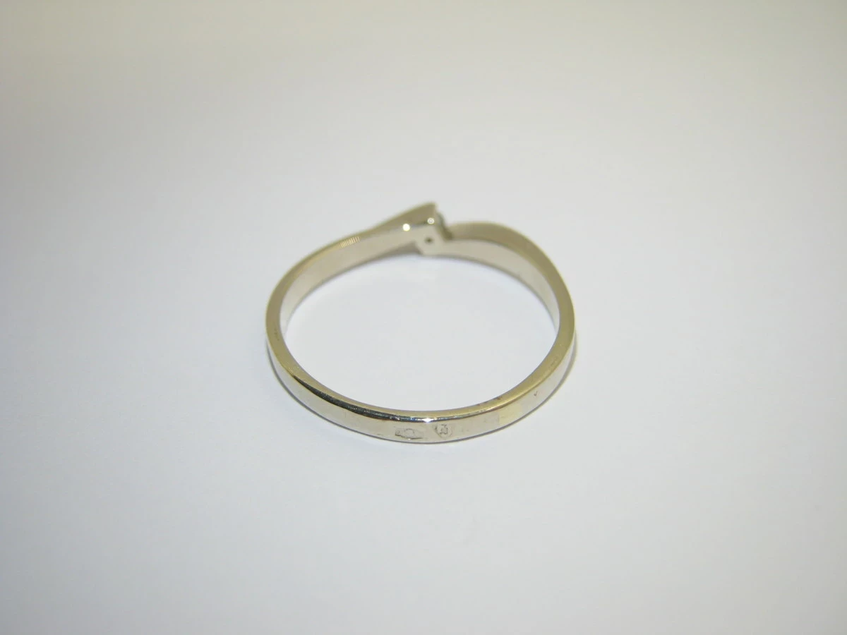 uroczy-pierscionek-z-brylantem-biale-zloto-pr-585-r-9-material-15835-2