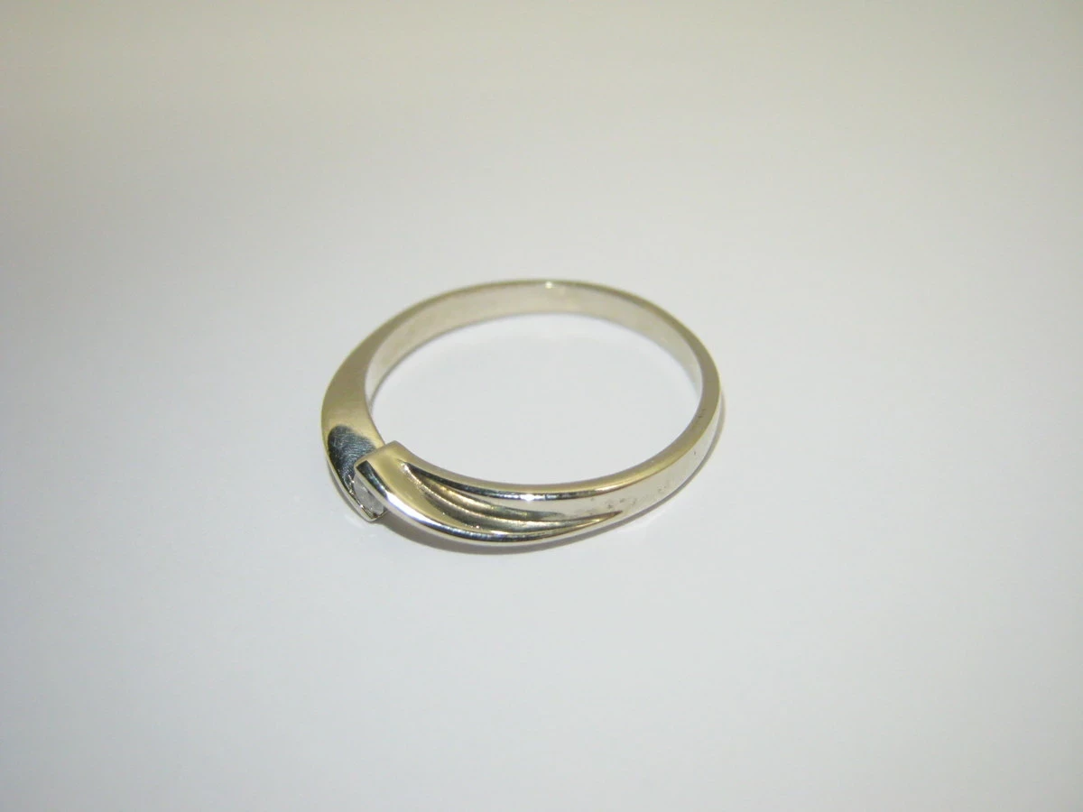 uroczy-pierscionek-z-brylantem-biale-zloto-pr-585-r-9-stan-11323-2