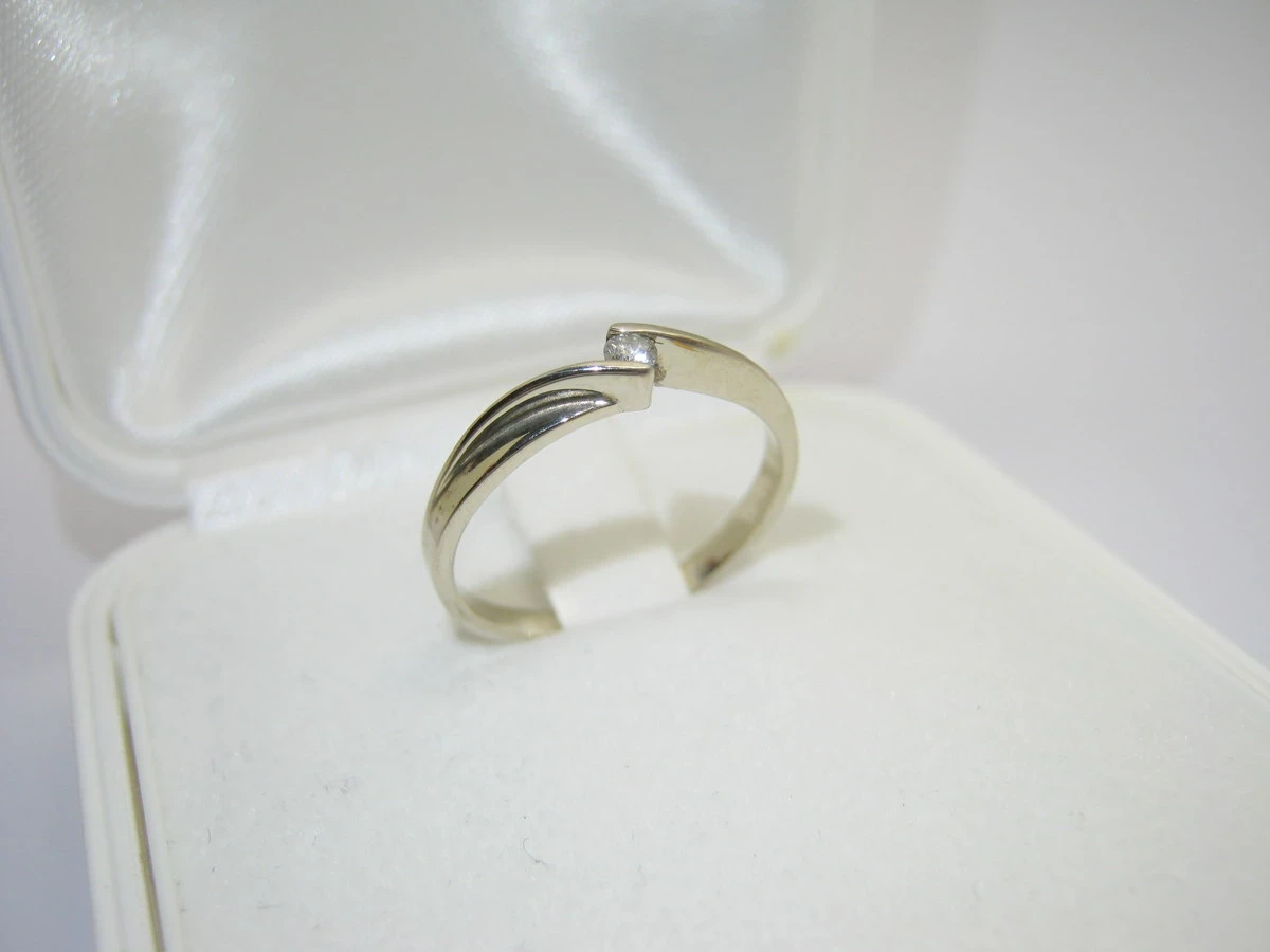 uroczy-pierscionek-z-brylantem-biale-zloto-pr-585-r-9-pilsudskiego-7-tarnowskie-gory