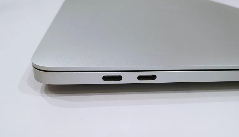 MAC BOOK PRO 13 M2 512/16 GB BARDZO ZADBANY