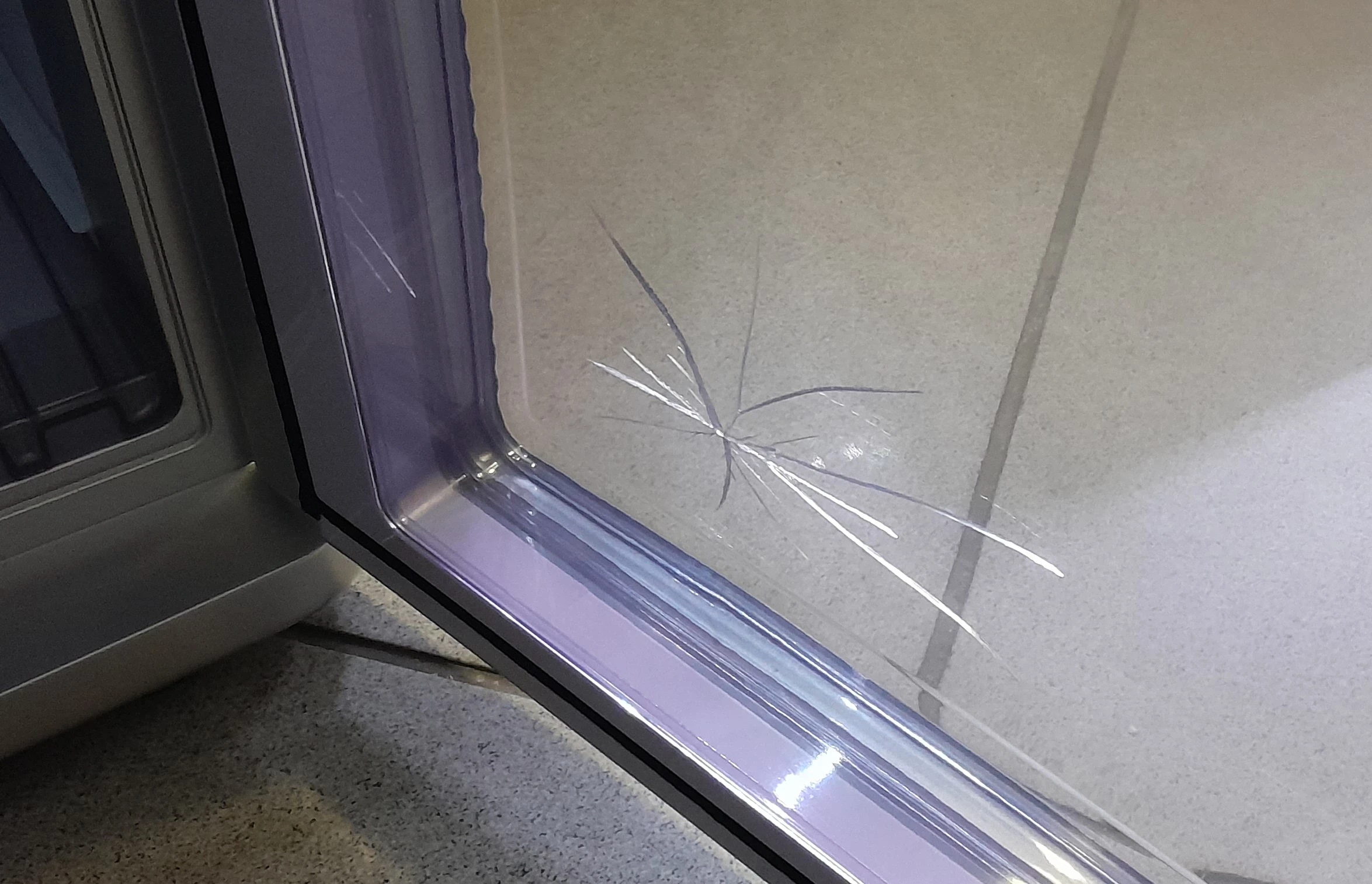 mini-lodowka-camry-cr-8062-20l-lekko-zbita-kolor-dominujacy-srebrnyszary