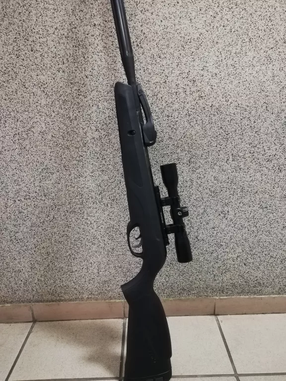 WIATRÓWKA GAMO REPLAY 10 4,5MM Z LUNETĄ