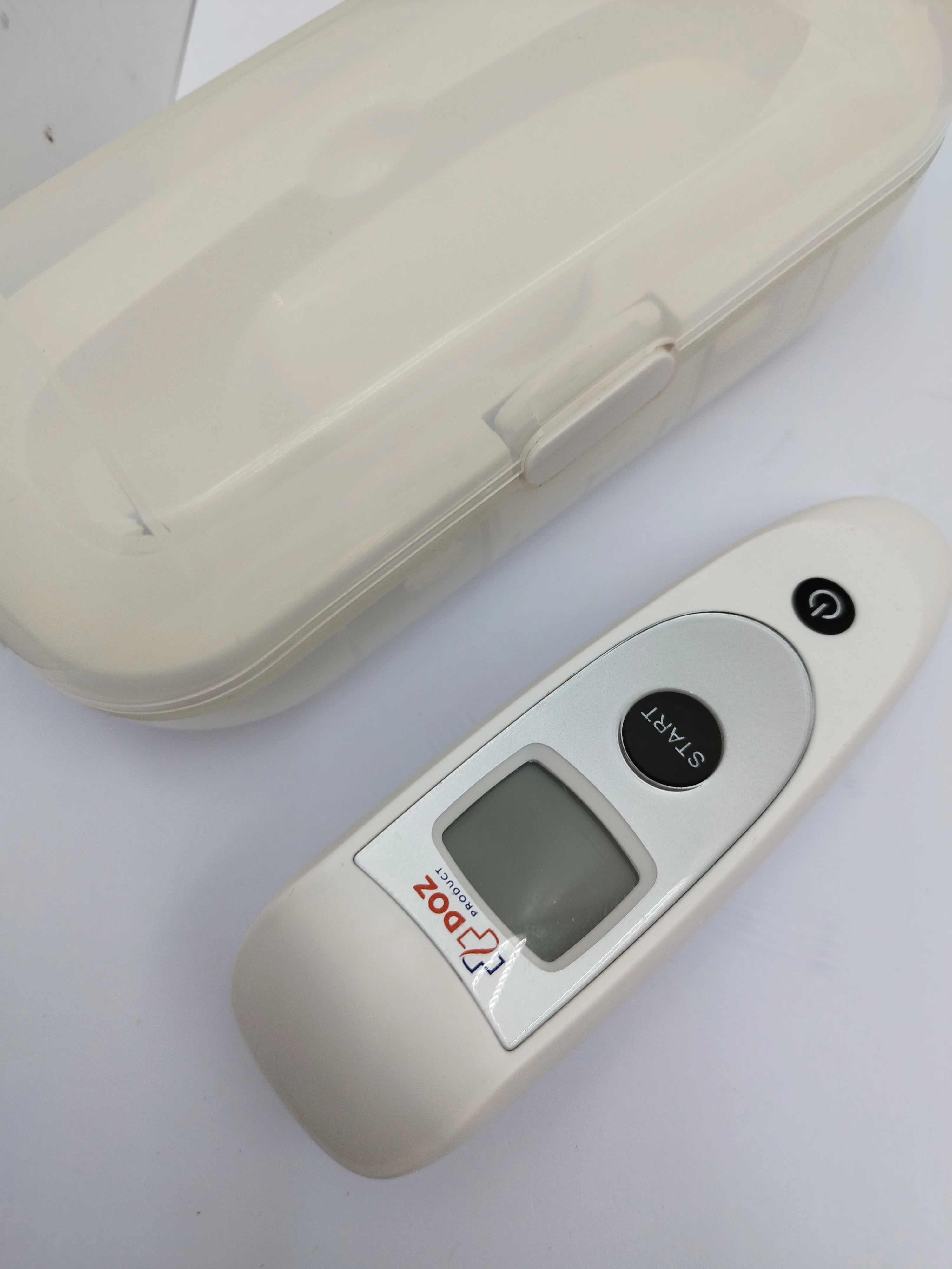 termometr-bezdotykowy-doz-pudelko-grunwaldzka-12-ostroda