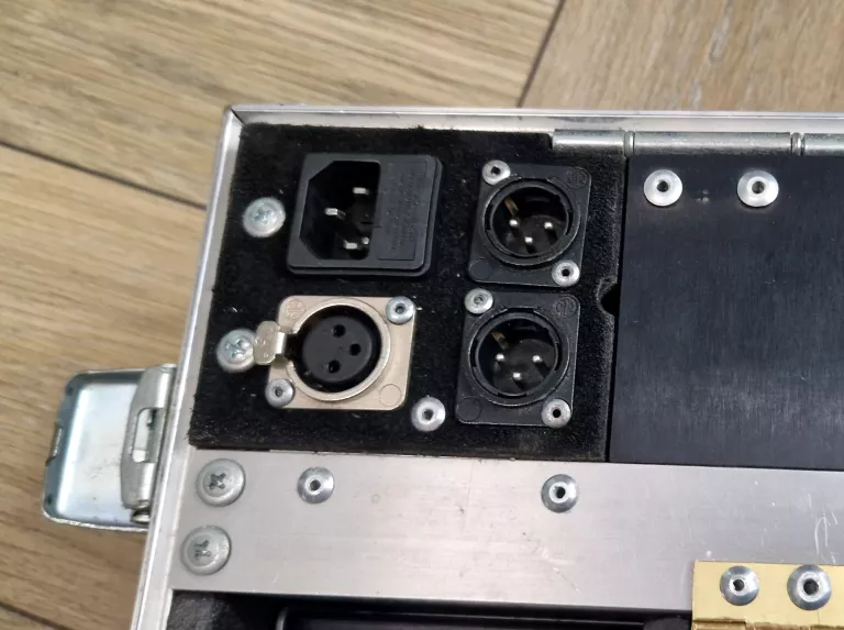 KONSOLA NUMARK NS6