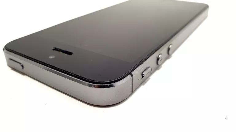 TELEFON IPHONE 5S CZARNY USZKODZONY, NIE ŁADUJE, NIE WŁĄCZA SIĘ