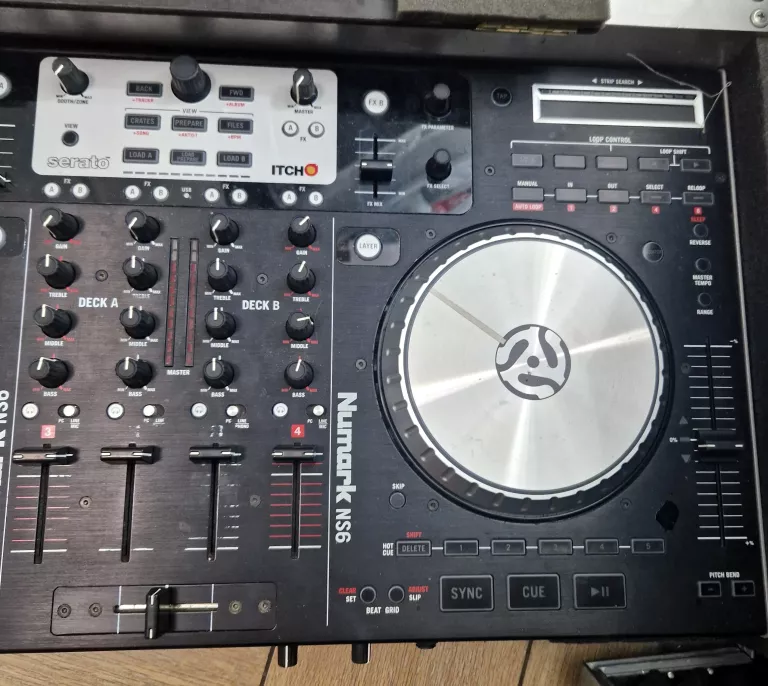 KONSOLA NUMARK NS6