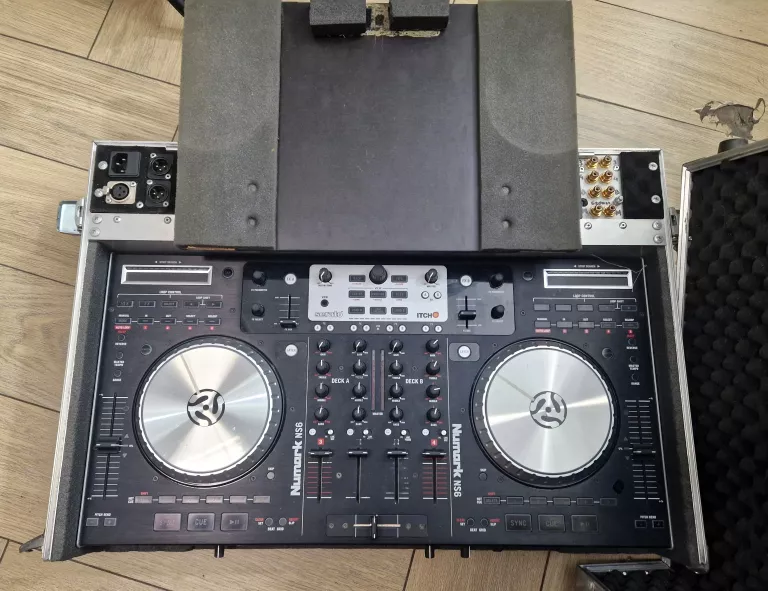 KONSOLA NUMARK NS6
