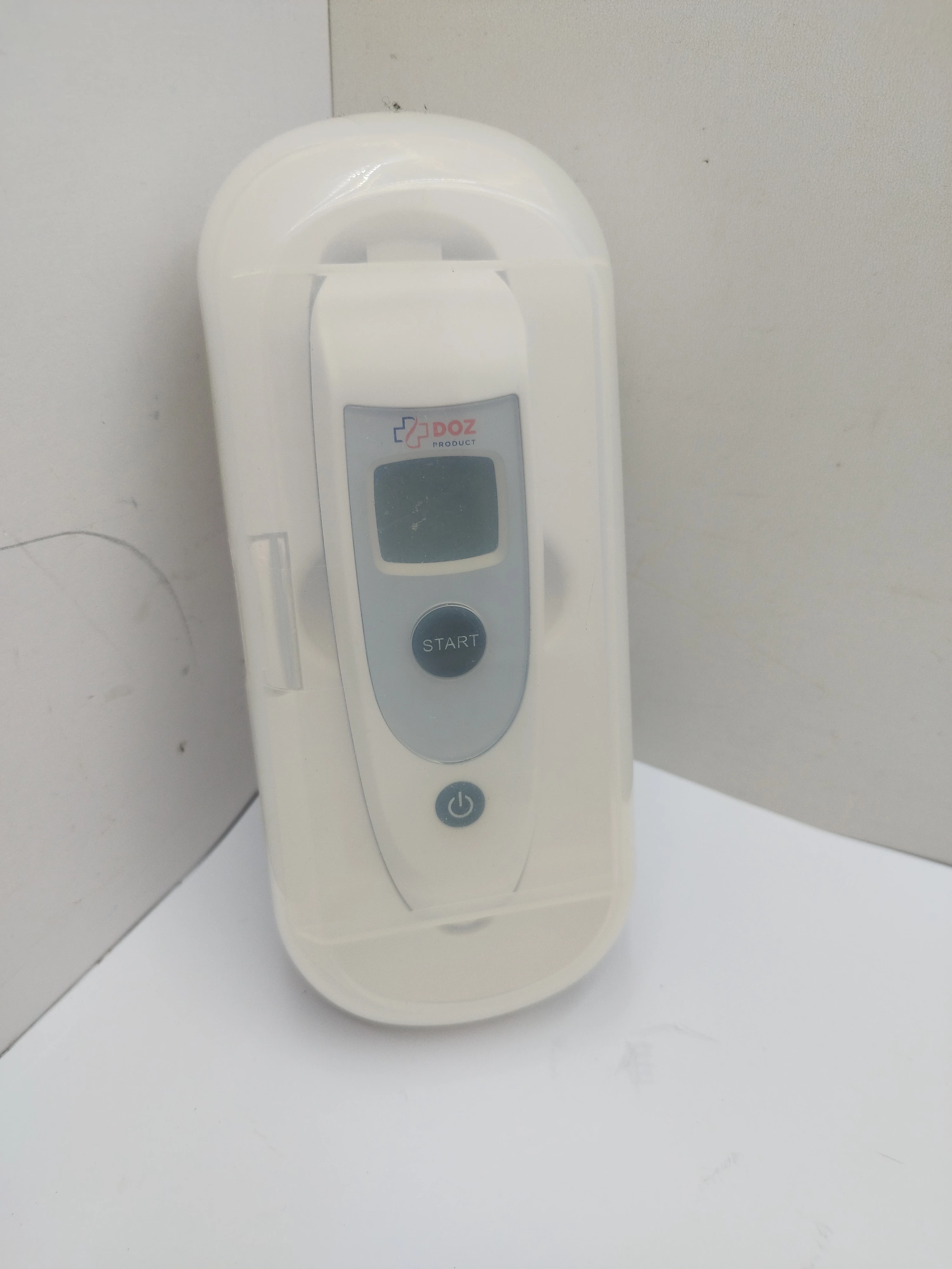 termometr-bezdotykowy-doz-pudelko-marka-bez-marki