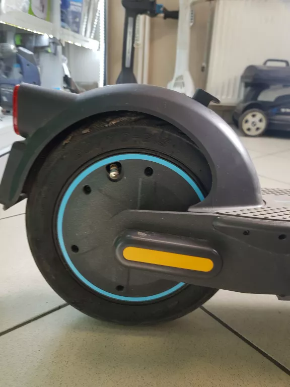 HULAJNOGA NINEBOT BY SEGWAY KICKSCOOTER MAX G30D II