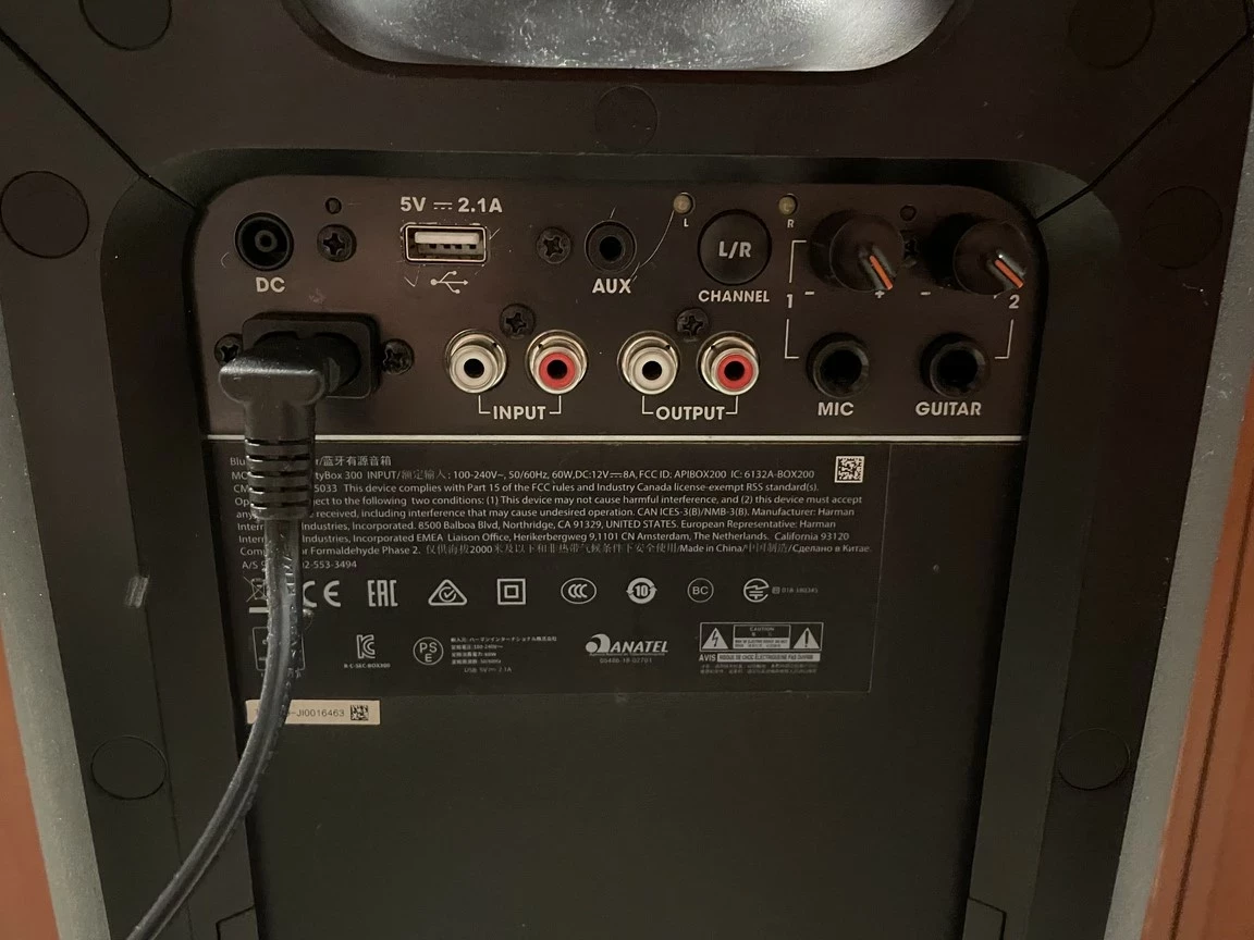 glosnik-przenosny-jbl-partybox-300-czarny-marka-jbl