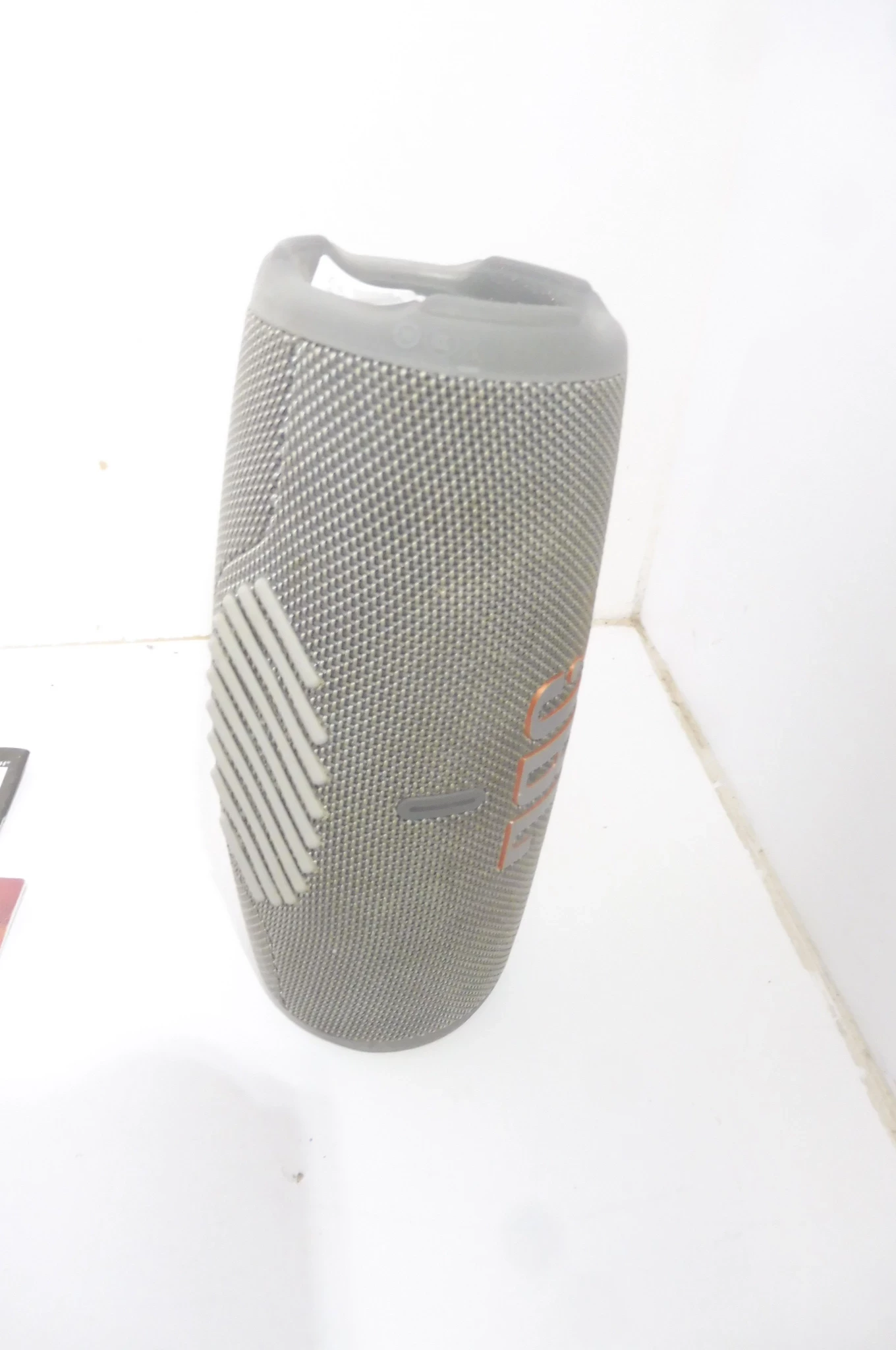 glosnik-jbl-charge-5-szary-moc-40