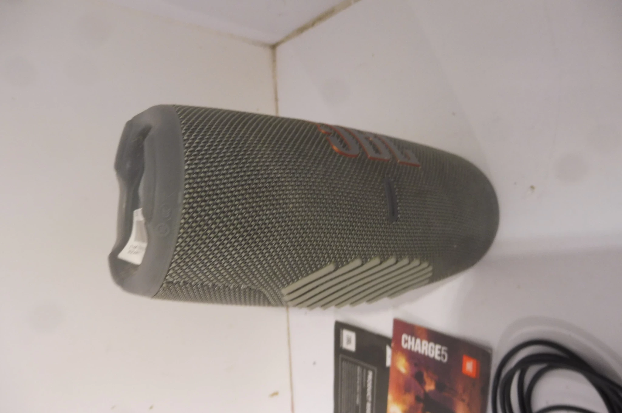 glosnik-jbl-charge-5-szary-marka-jbl