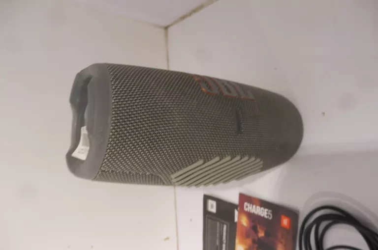 glosnik-jbl-charge-5-szary-marka-jbl