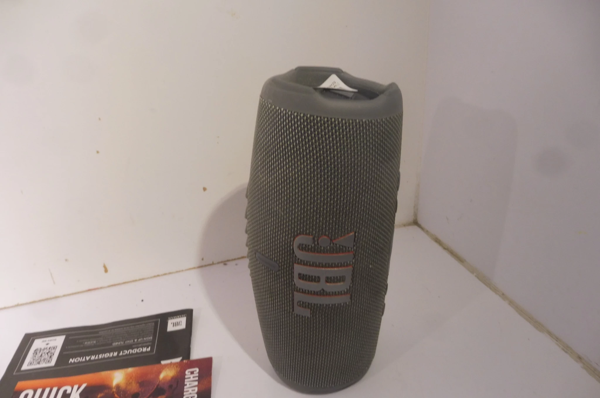 glosnik-jbl-charge-5-szary-ean-gtin-0777834510677