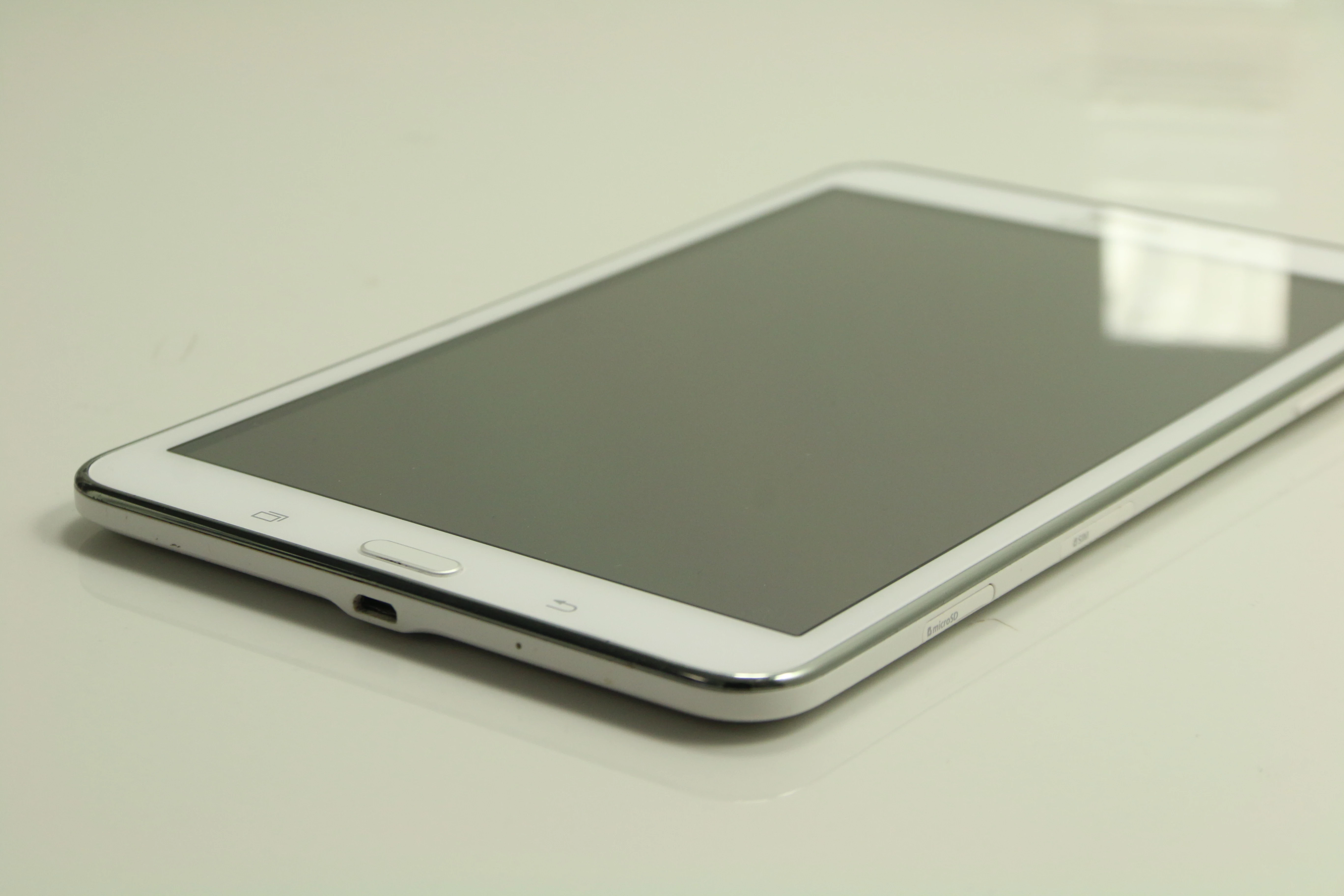 tablet-samsung-galaxy-tab-4-80-etui-komunikacja-bluetooth