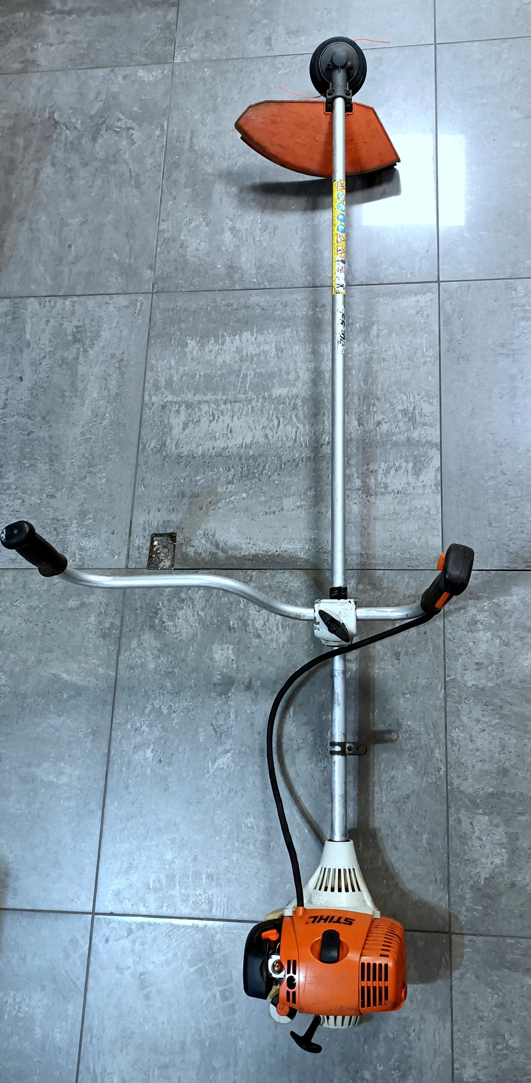 kosa-spalinowa-stihl-fs-100-odbior-osobisty-marka-stihl