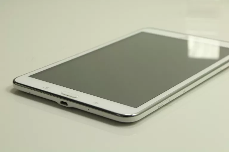 tablet-samsung-galaxy-tab-4-80-etui-komunikacja-bluetooth