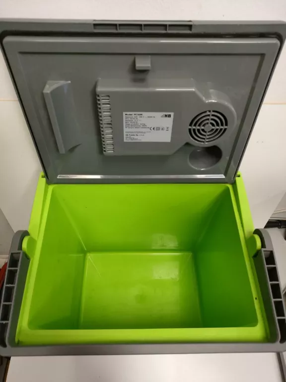 lodowka-turystyczna-do-auta-hb-pc1030-przewody-rodzaj-elektryczne