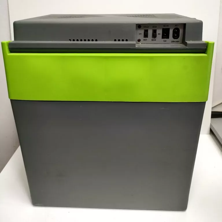 lodowka-turystyczna-do-auta-hb-pc1030-przewody-pojemnosc-20-30-l