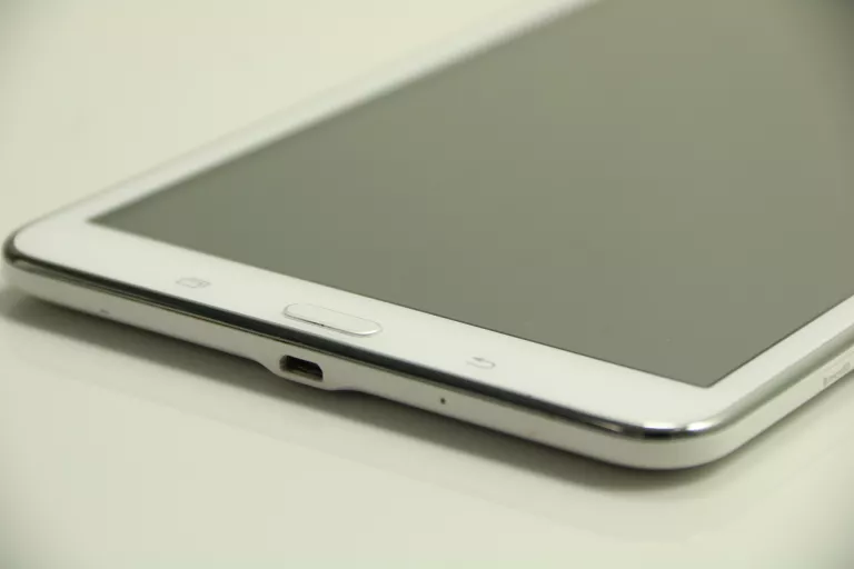 tablet-samsung-galaxy-tab-4-80-etui-transmisja-danych-4g-lte