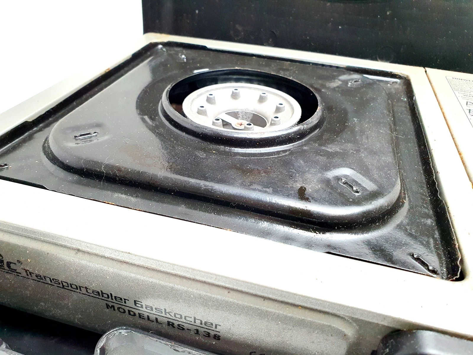 kuchanka-gazowa-turystyczna-walizka-marka-inna-marka