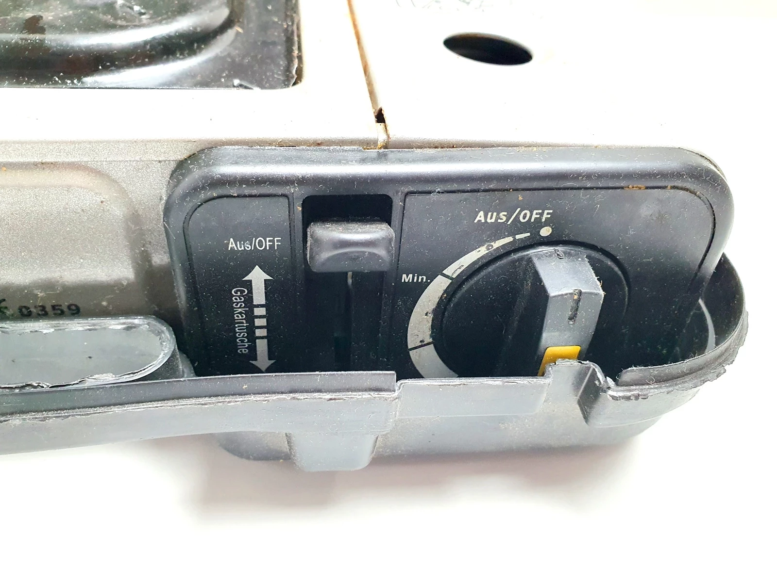 kuchanka-gazowa-turystyczna-walizka-rodzaj-gazowe-nakrecane