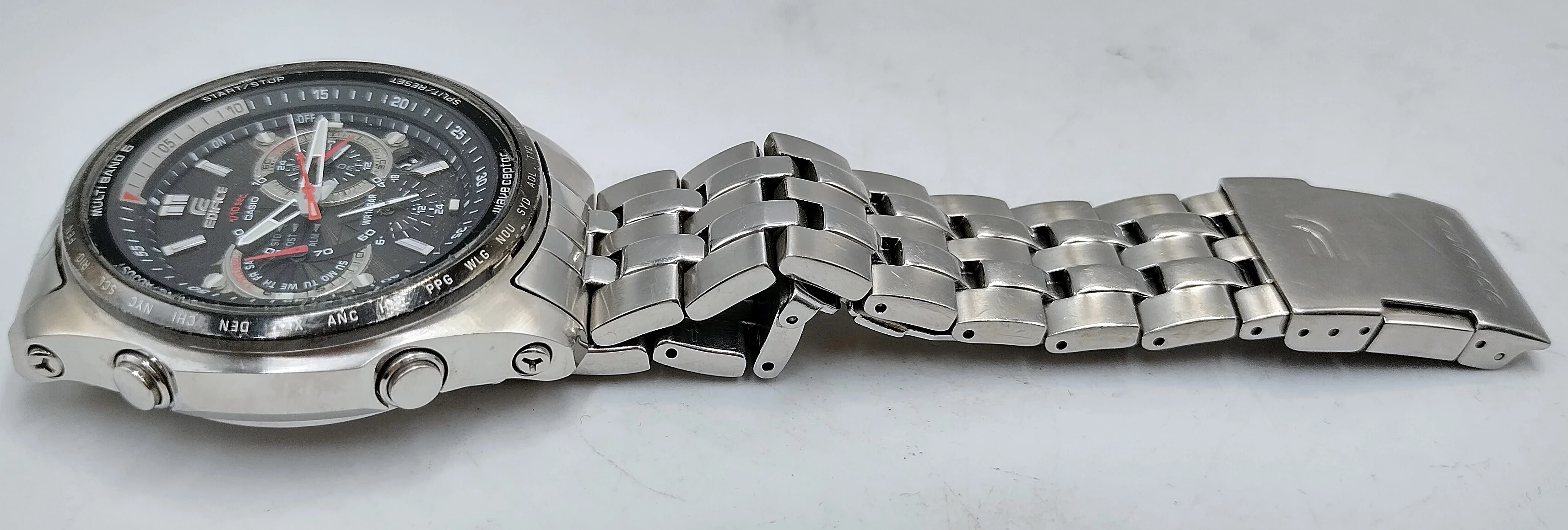 zegarek-casio-edifice-eqw-m710-ksztalt-koperty-okragla