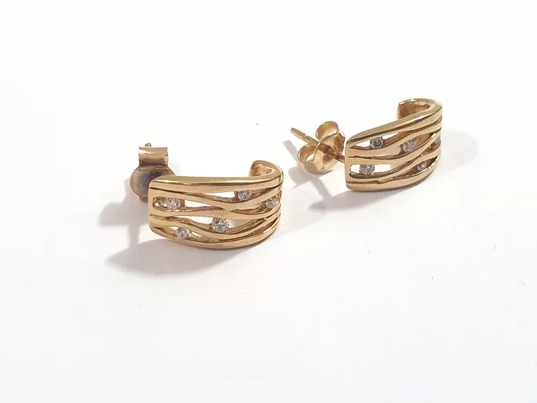 zlote-kolczyki-z-brylantami-kolor-dominujacy-zloty