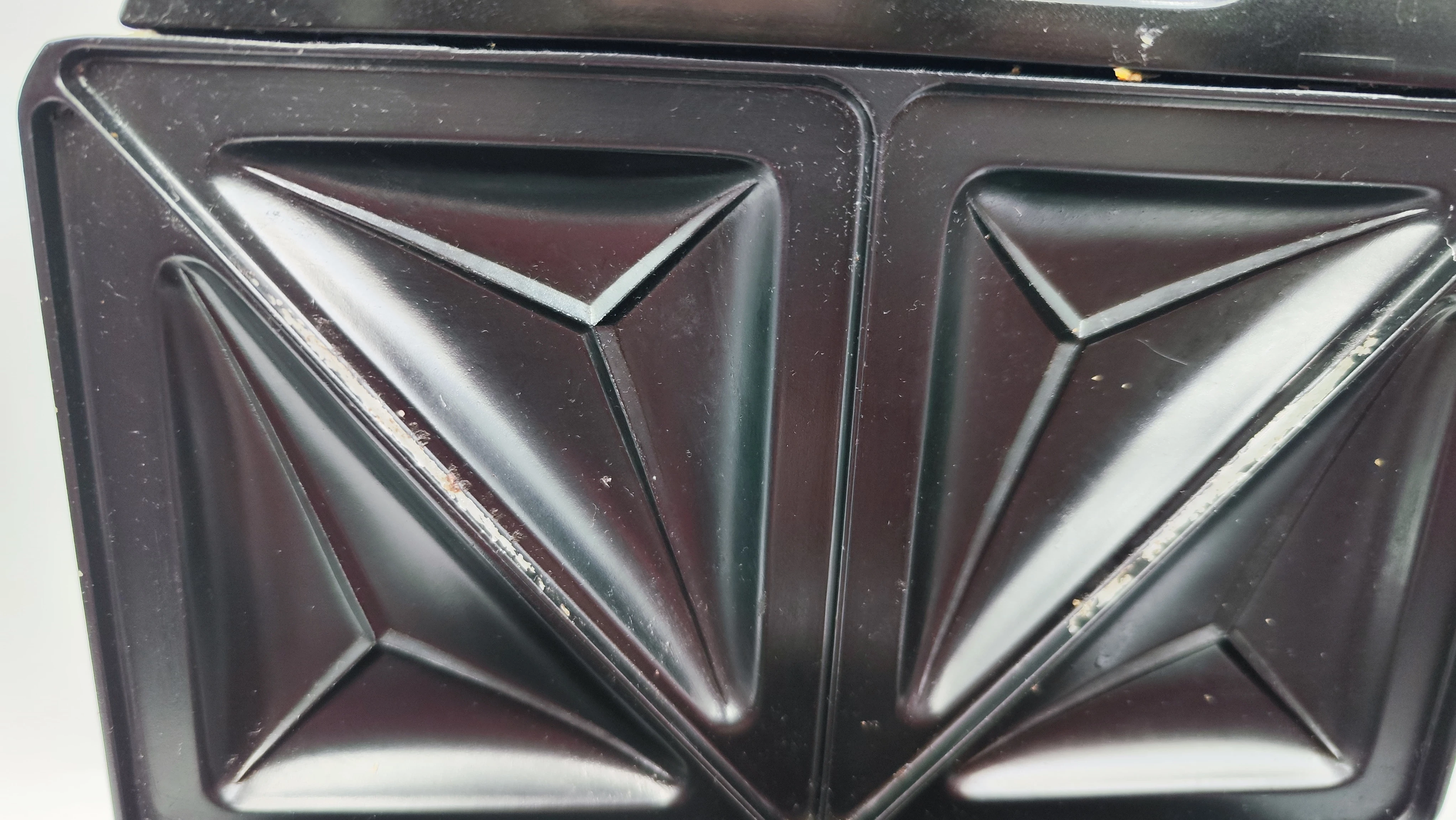 opiekacz-do-kanapek-clatronic-st-2070-kolor-dominujacy-bialy