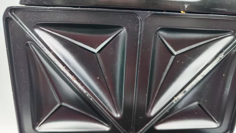 opiekacz-do-kanapek-clatronic-st-2070-kolor-dominujacy-bialy