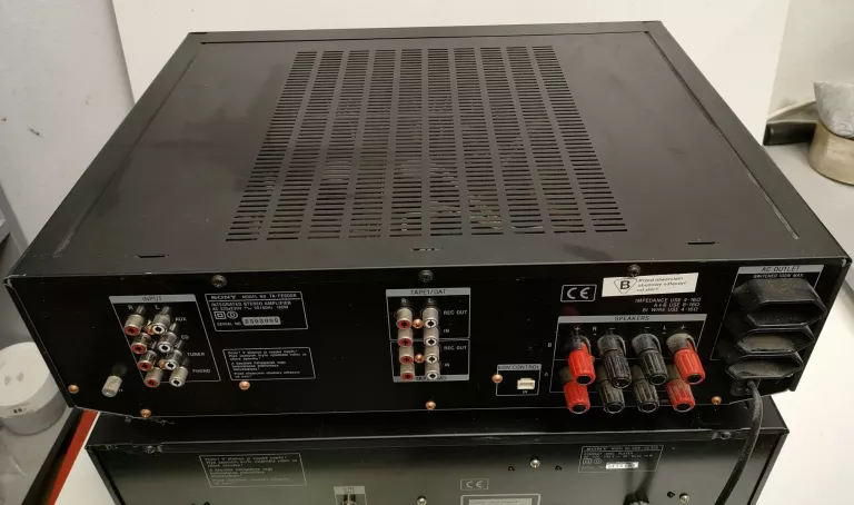 ZESTAW WZMACNIACZ TA-FE600R + ZMIENIARKA SONY CDP-CE305
