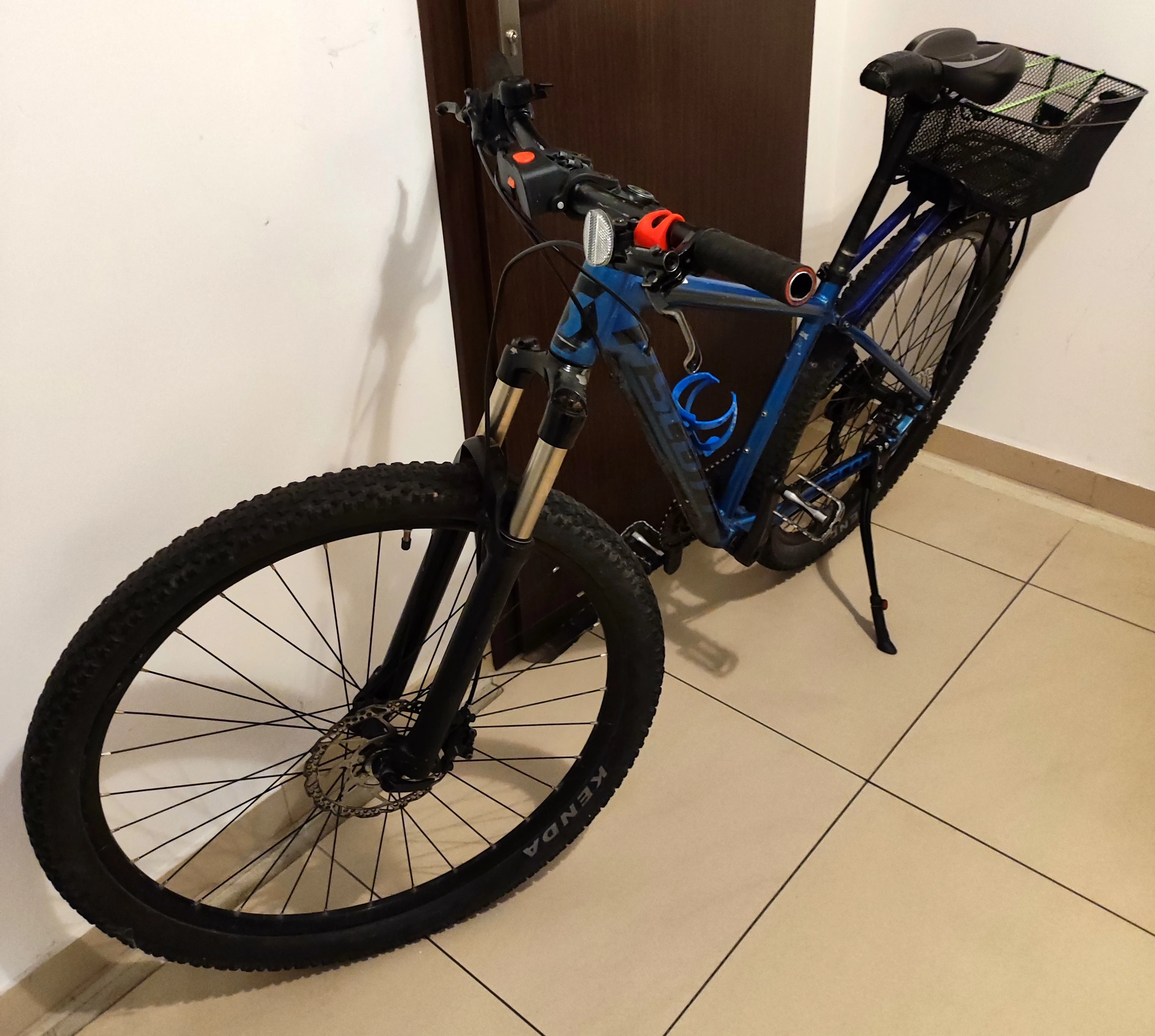 rower-scott-niebieski-6061-z-koszykiem-rozmiar-ramy-brak-informacji