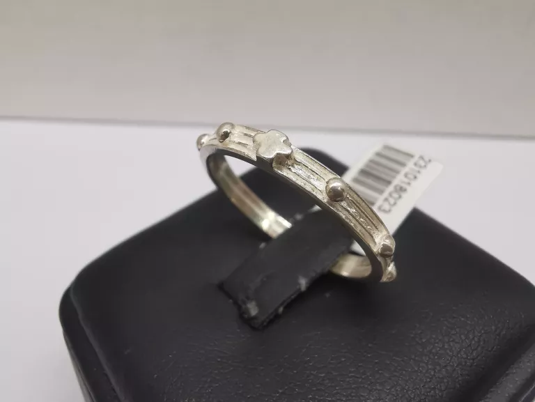 srebrny-pierscionek-263245-stan-uzywany