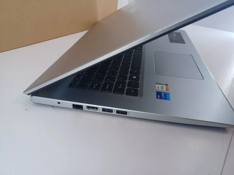 LAPTOP ACER ASPIRE 3 (A317-53) 17,3 " INTEL CORE I5 8 GB / 512 GB
