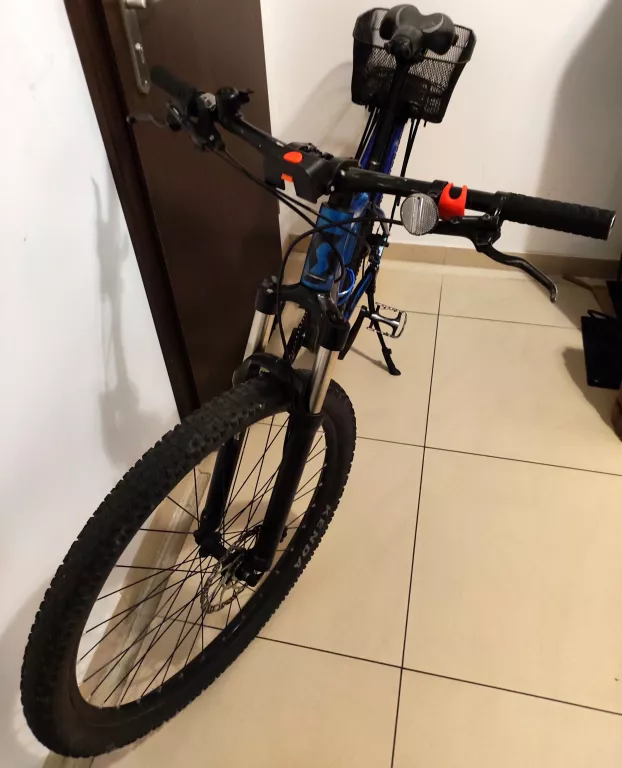 rower-scott-niebieski-6061-z-koszykiem-rozmiar-kola-28