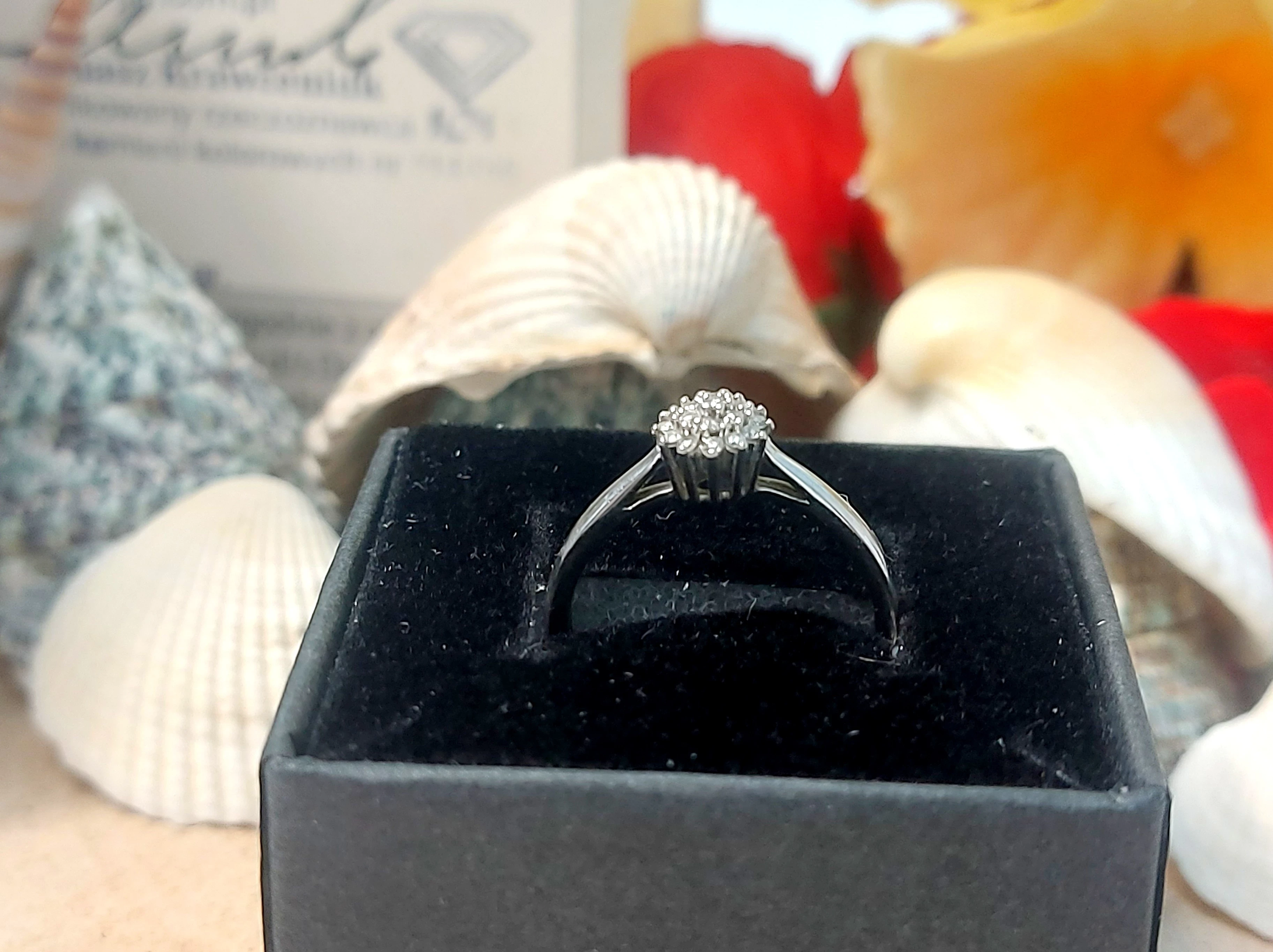 zloty-pierscionek-z-brylantami-585137g-160153-stan-uzywany